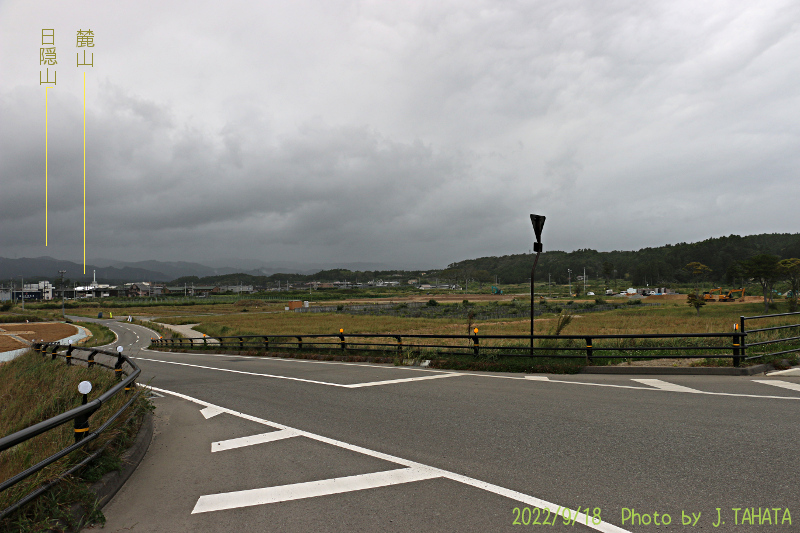 富岡町仏浜 平地から山の展望